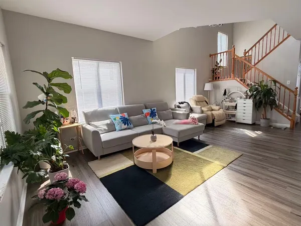 $2,900 | 2753 Cripple Creek Court, Naperville, IL 60564