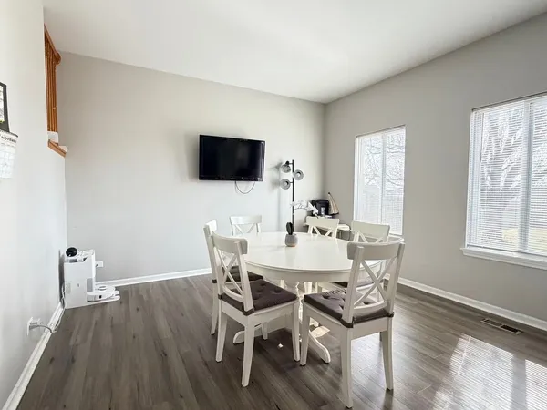 $2,900 | 2753 Cripple Creek Court, Naperville, IL 60564