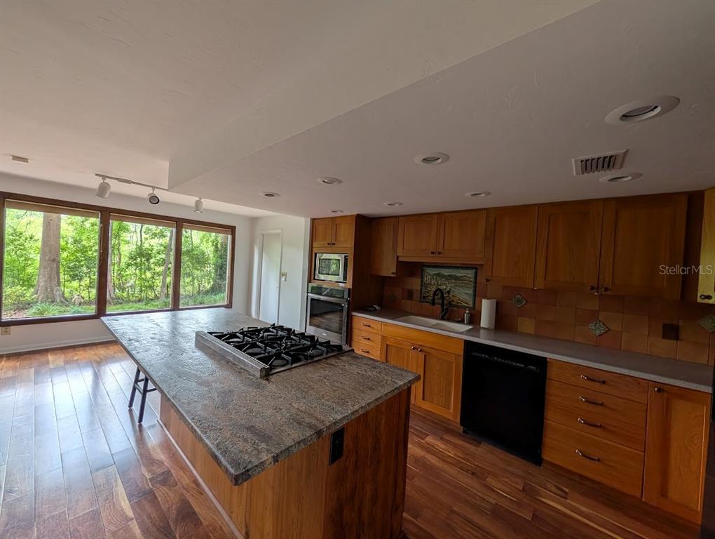5902 Southwest 36th Way Gainesville, FL 32608 - Photo 6 of 37