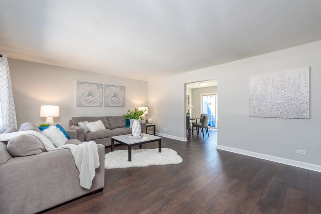 $380,000 | 1950 Hampton Road, Hoffman Estates, IL 60169