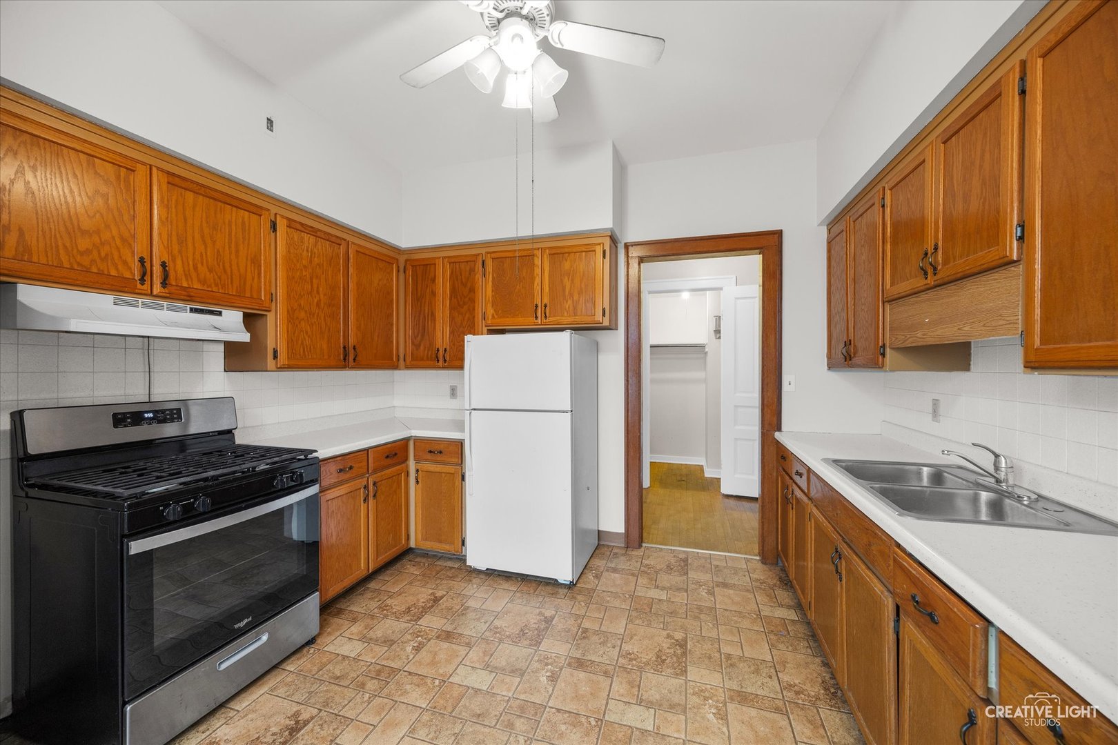 22 North Liberty Street, Unit 2 Elgin, IL 60120 - Photo 8 of 17