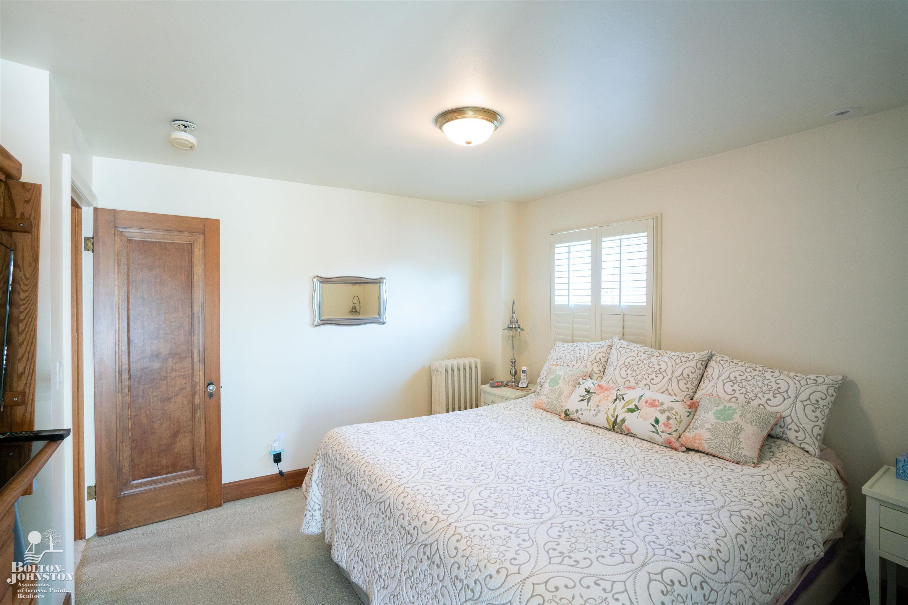 259 McMillan Road Grosse Pointe Farms, MI 48236 - Photo 19 of 39