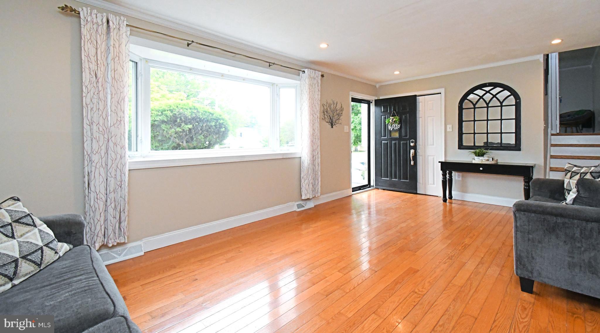 712 Ivyland Road Warminster, PA 18974 - Photo 7 of 52