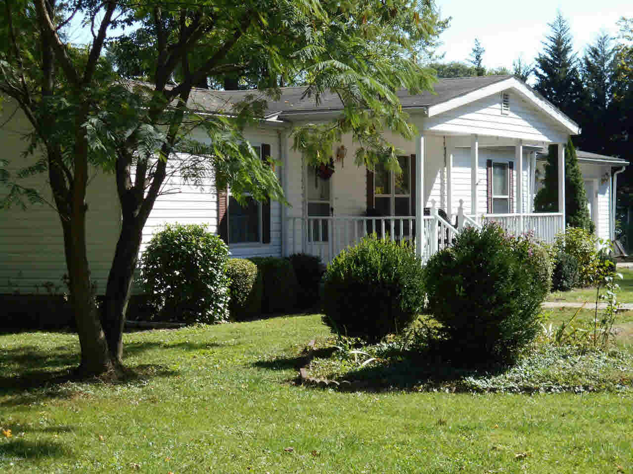 802 East 3rd Street Flora, IL 62839 - Photo 5 of 30 Gallery Image 5