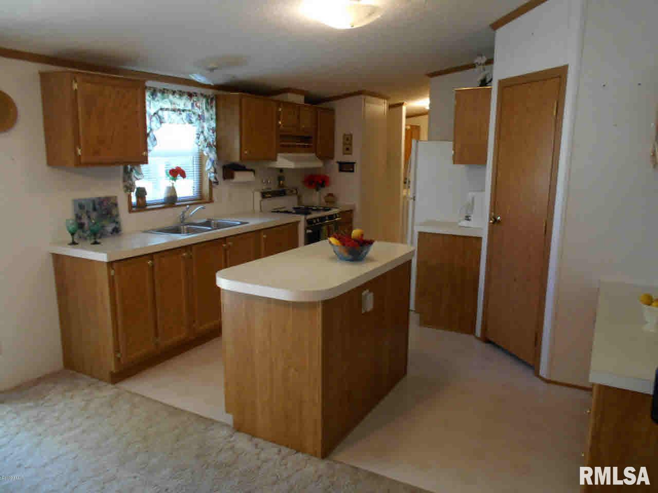 802 East 3rd Street Flora, IL 62839 - Photo 9 of 30 Gallery Image 9