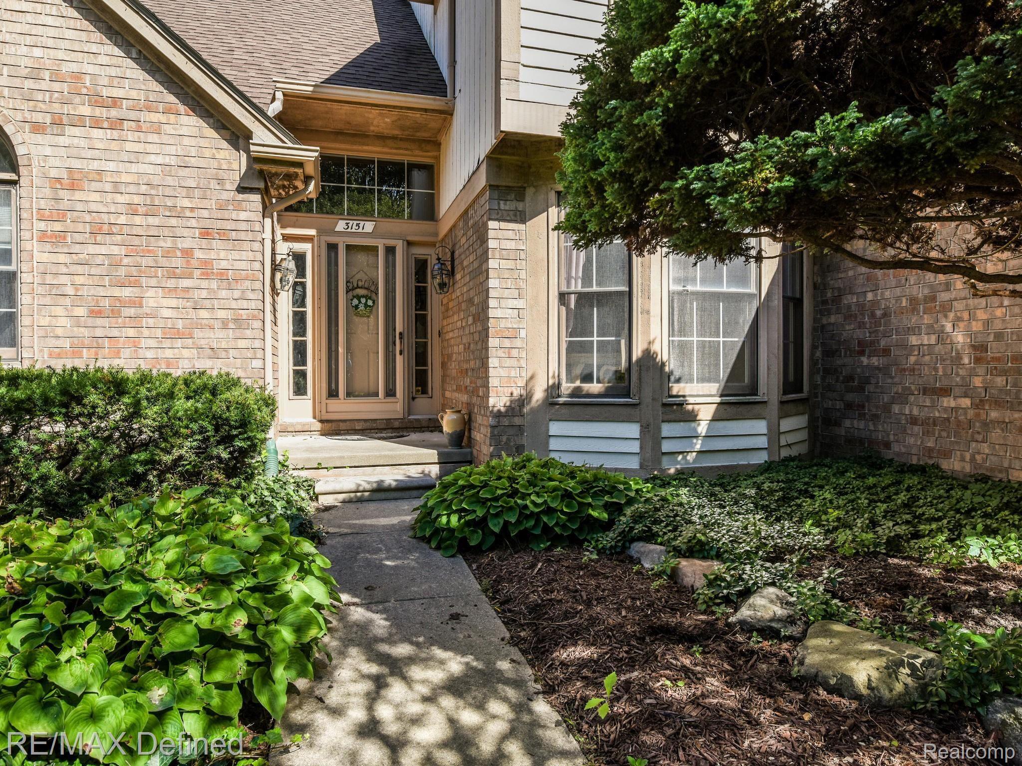 3151 Lexham Lane Rochester, MI 48309 - Photo 9 of 34 3151 Lexham Ln Rochester Hills-027-033-3151 Lexham Ln Rochester Hills-MLS_Size.jpg