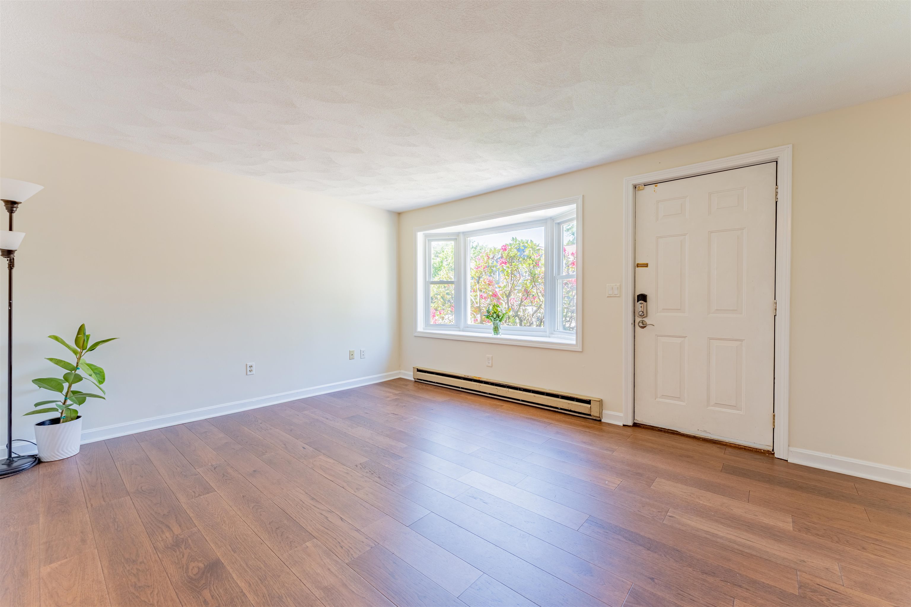 111 Stonegate Lane Derry, NH 03038 - Photo 6 of 25