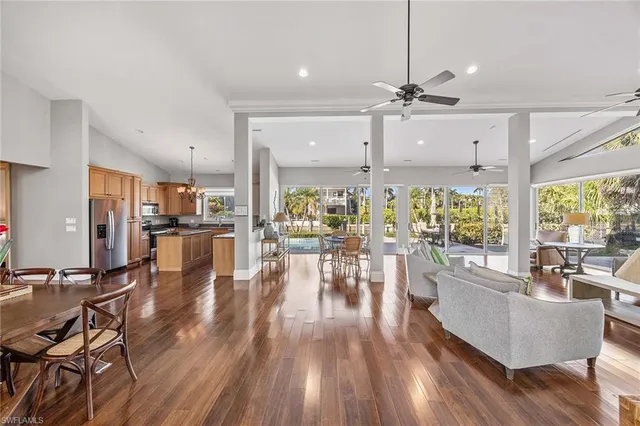 $5,850,000 | 675 15th Avenue South, Naples, FL 34102