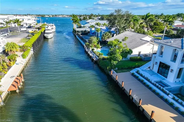 $5,850,000 | 675 15th Avenue South, Naples, FL 34102