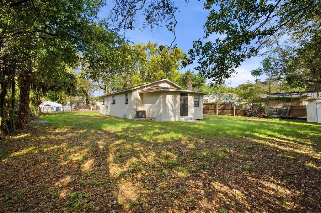 10019 North Jasmine Avenue Tampa, FL 33612 - Photo 21 of 23