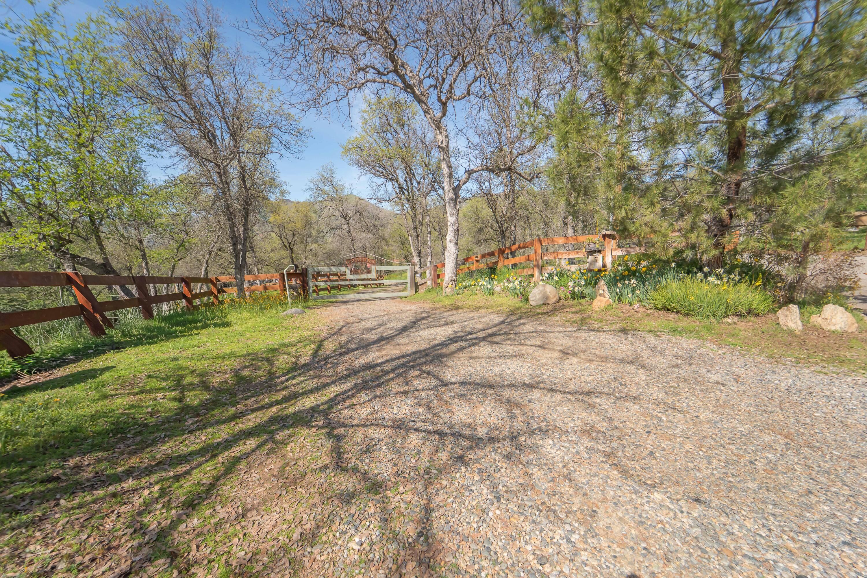 44294 Sequoia Oaks Drive Three Rivers, CA 93271 - Photo 109 of 118 -