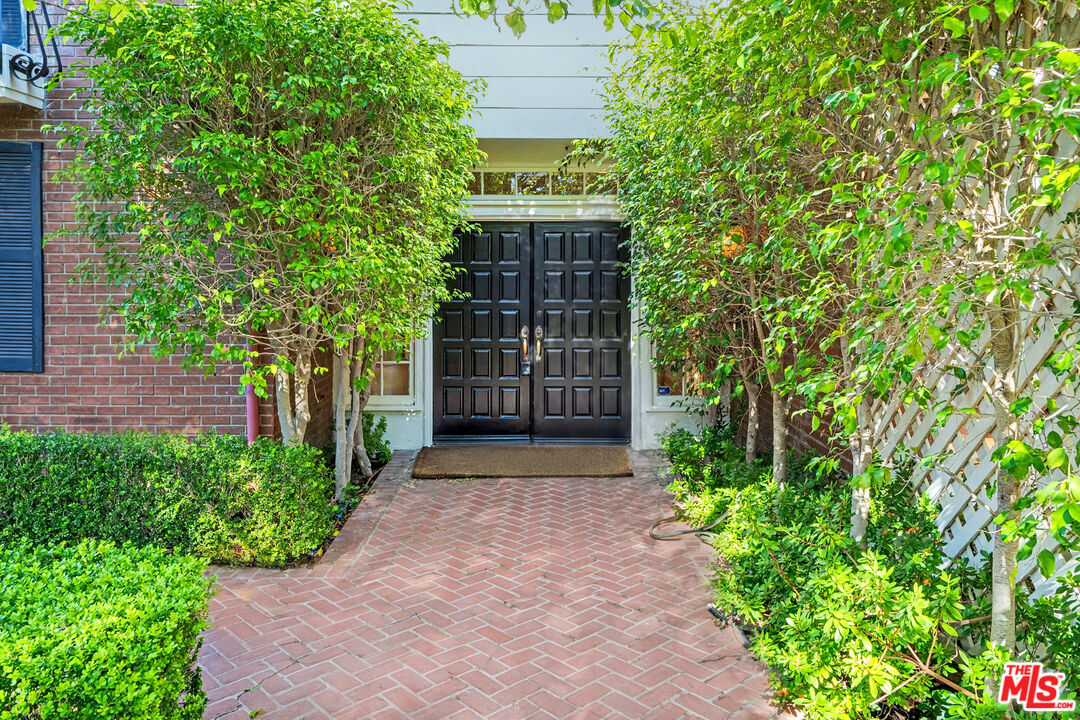 12386 Ridge Circle Los Angeles, CA 90049 - Photo 28 of 65