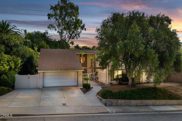a view of house and outdoor space