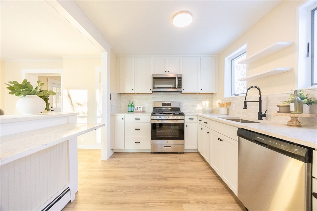 10 Hobamack Road Weymouth, MA 02191 - Photo 12 of 20