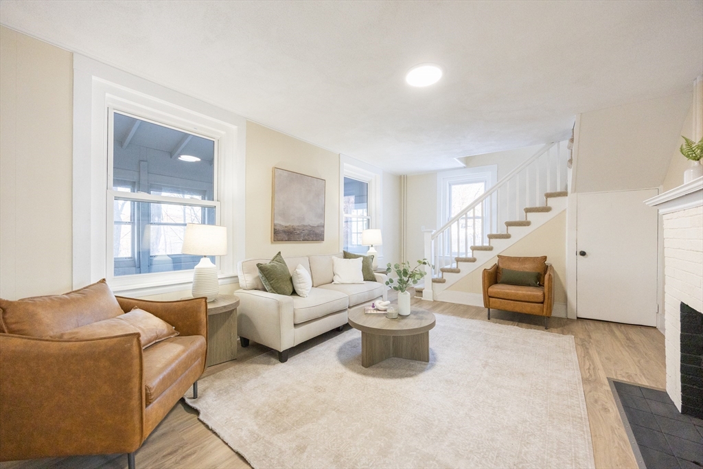 10 Hobamack Road Weymouth, MA 02191 - Photo 2 of 20