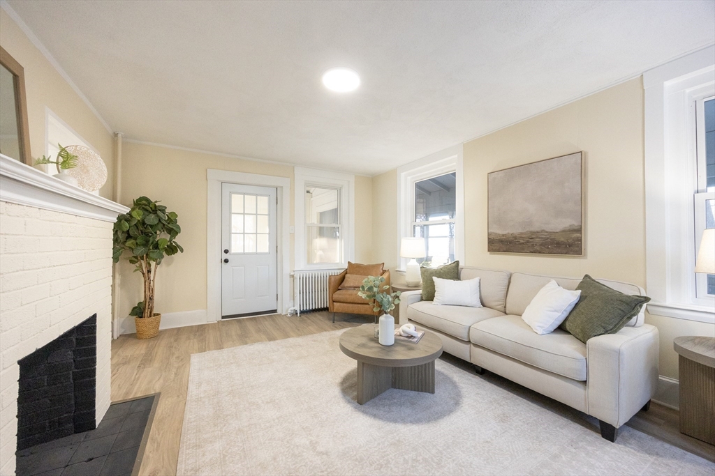 10 Hobamack Road Weymouth, MA 02191 - Photo 4 of 20