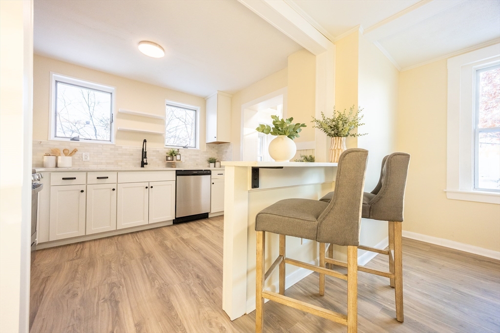 10 Hobamack Road Weymouth, MA 02191 - Photo 8 of 20