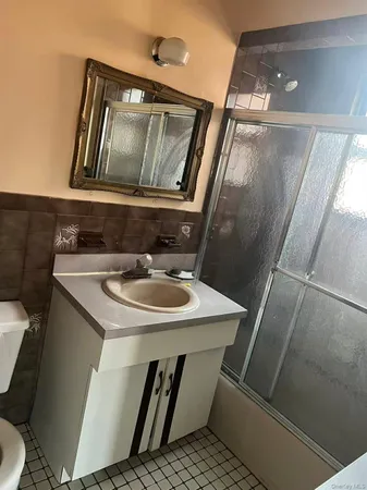 $2,800 | 204-06 42nd Avenue, Unit 2 | Auburndale