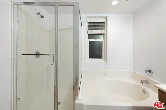 $5,200 | 6020 South Seabluff Drive, Unit 116, Playa Vista, CA 90094