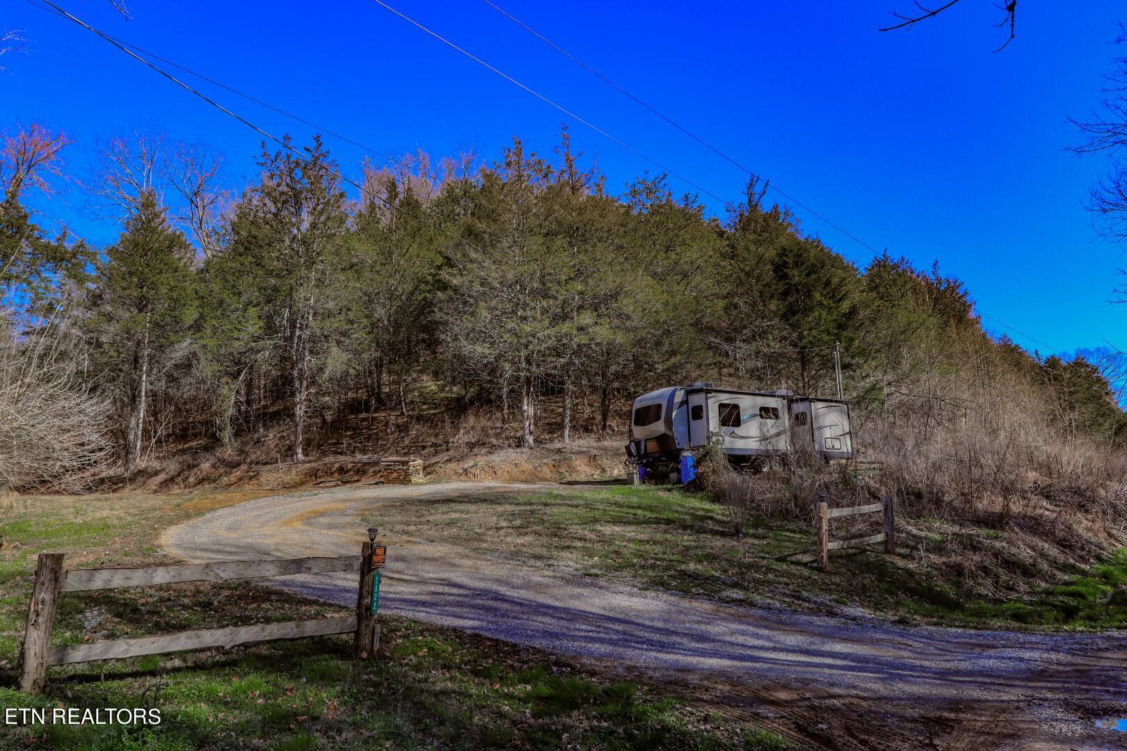 2922 Crossfield Way Bybee, TN 37713 - Photo 23 of 27 26