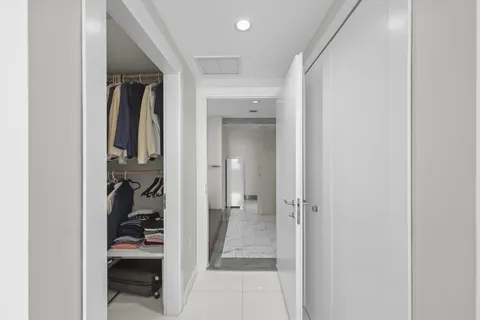 $549,000 | 200 Biscayne Blvd Way, Unit 3909, Miami, FL 33131