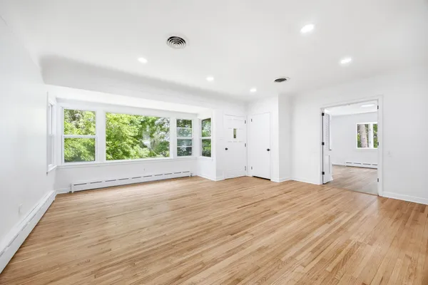 $385,000 | 445 Lark Avenue, Maplewood, MN 55117