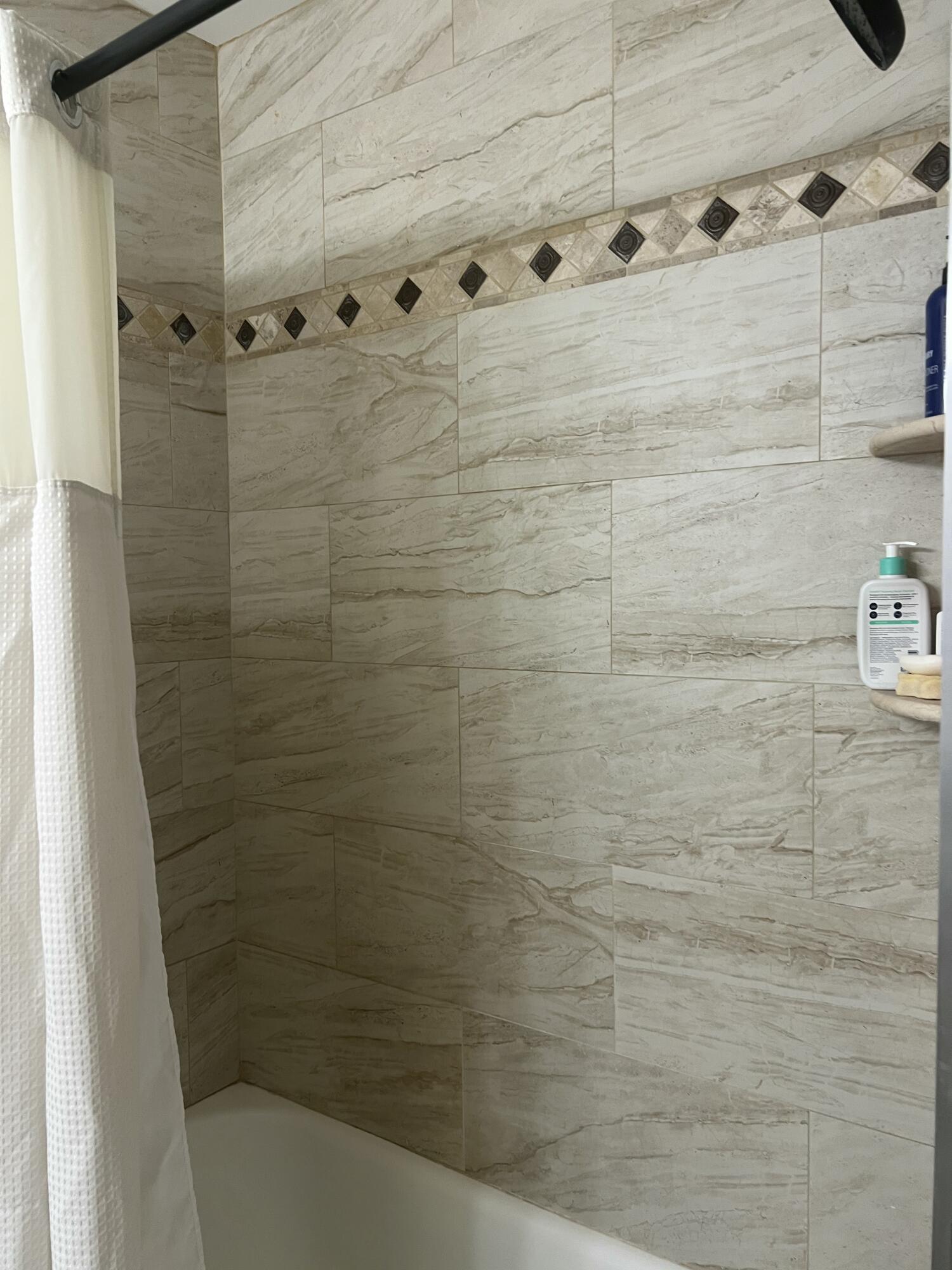 11115 Wayburn Street Detroit, MI 48224 - Photo 18 of 19 Shower/Tub