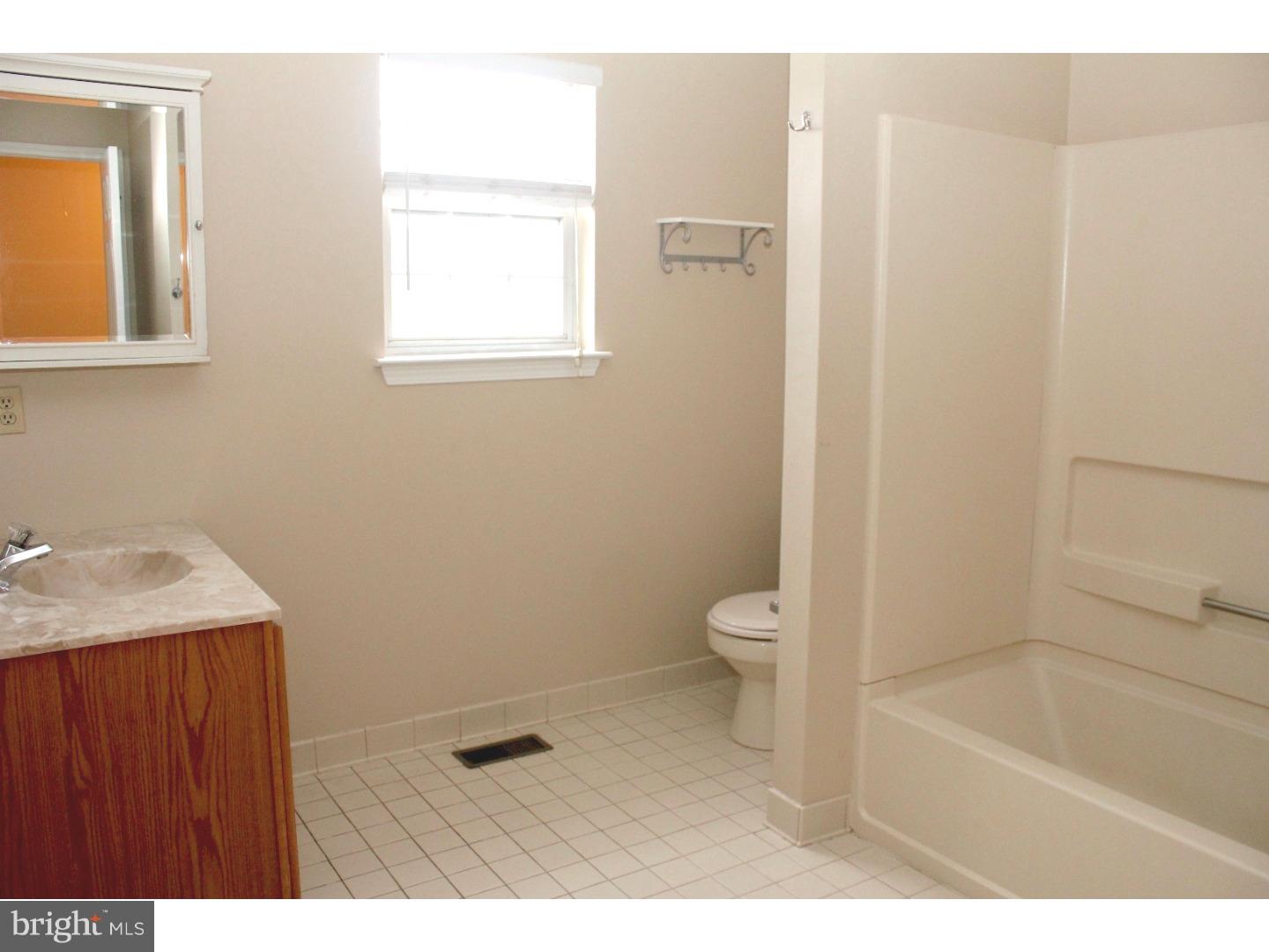744 Rutland Court Sewell, NJ 08080 - Photo 16 of 24 Bathroom