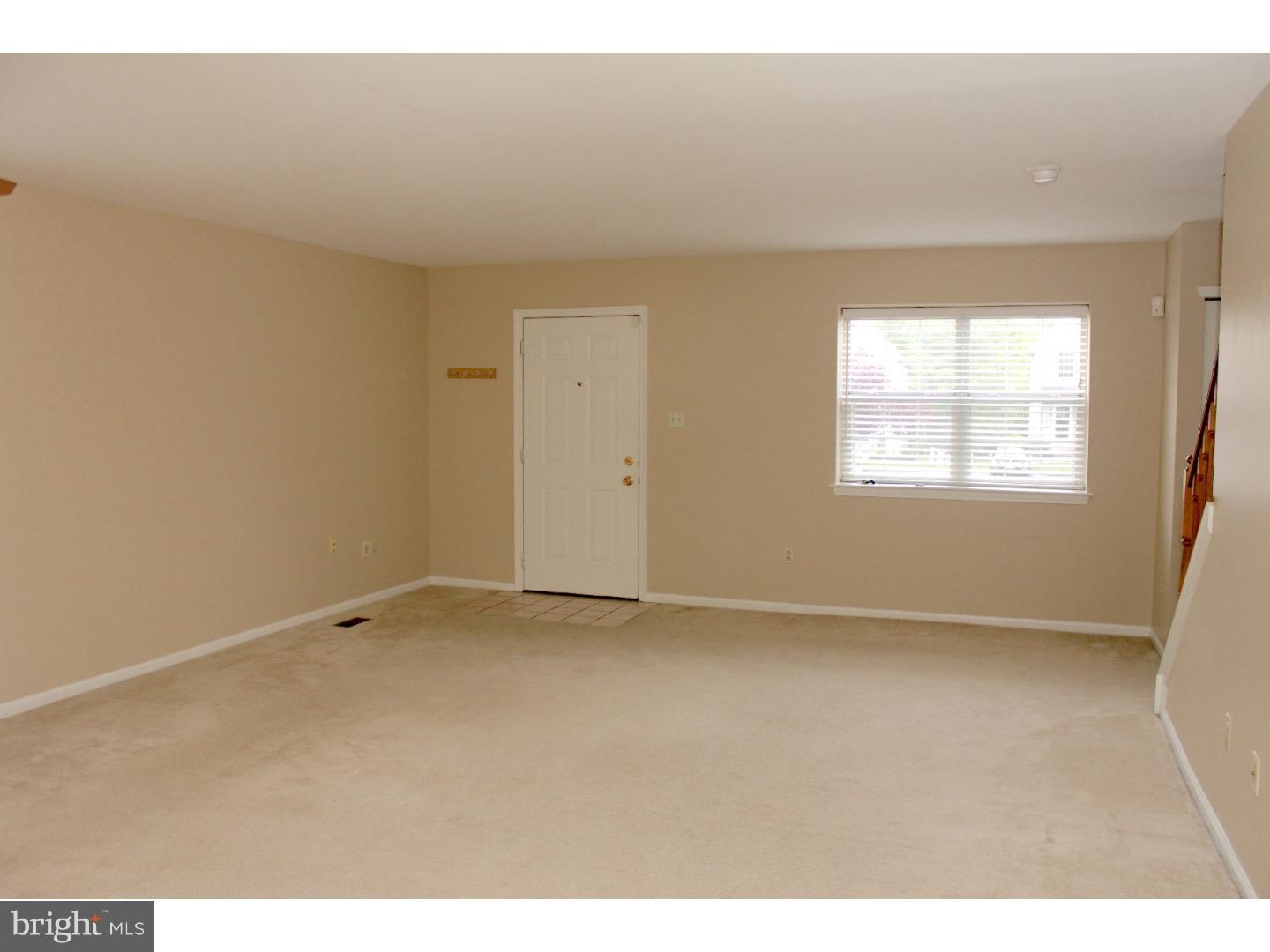 744 Rutland Court Sewell, NJ 08080 - Photo 4 of 24 Living Room