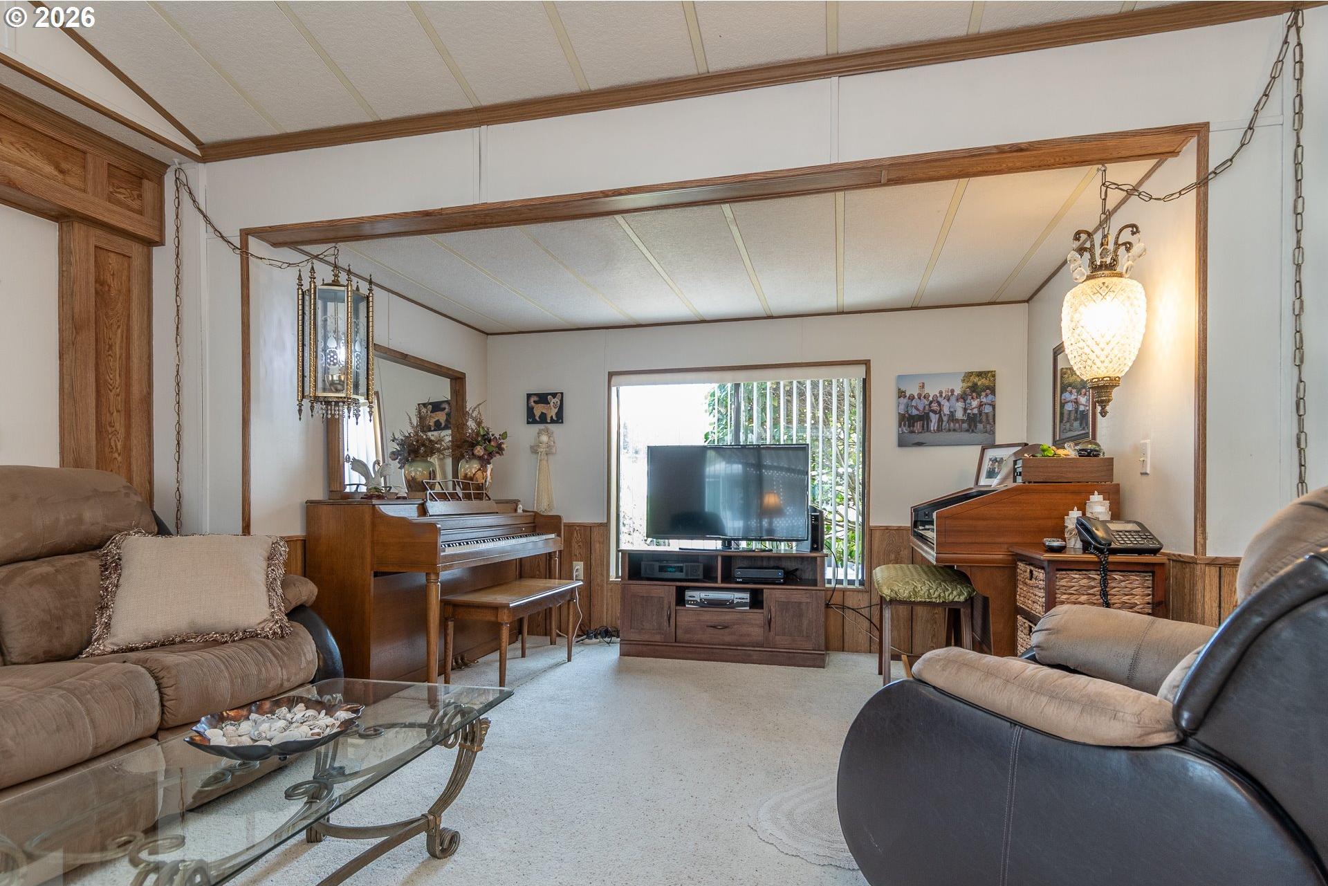 1007 Shadow Ranch Lane Roseburg, OR 97470 - Photo 7 of 35 Gallery Image 7