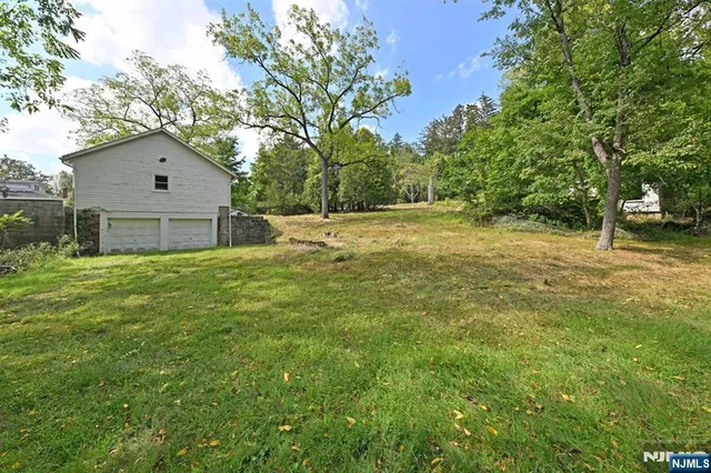 a house view with a outdoor space