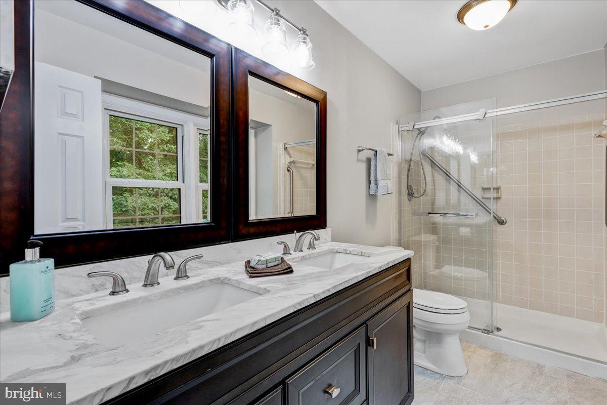 6819 Bluecurl Circle Springfield, VA 22152 - Photo 25 of 46 Master Bathroom