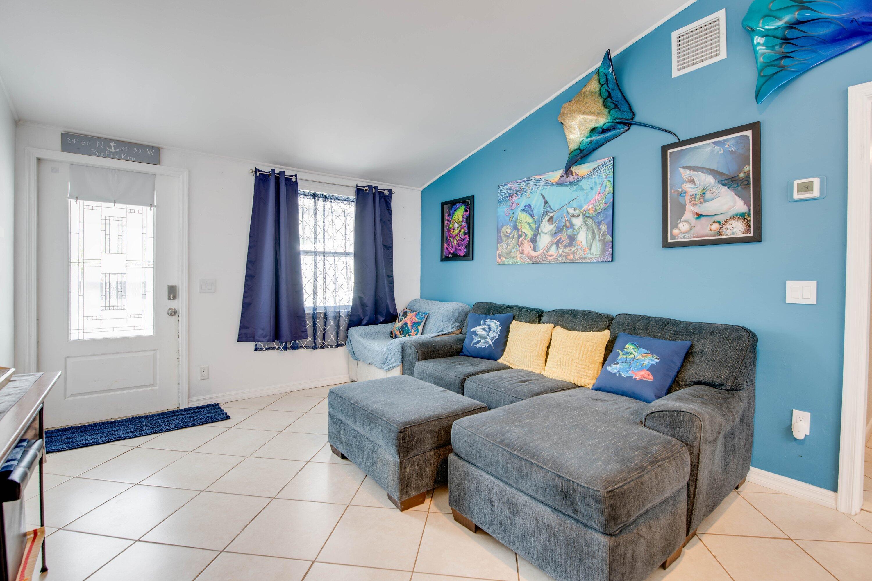 30957 Mercedes Road Big Pine Key, FL 33043 - Photo 3 of 37 014-30957Mercedes_living