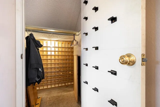 view of bathroom with tub