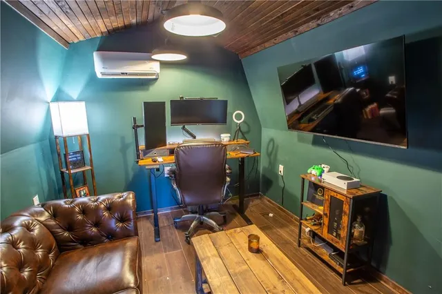 $220,000 | 5215 Dixie Lake Road, Union City, GA 30291