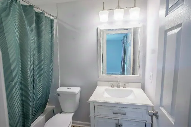 $220,000 | 5215 Dixie Lake Road, Union City, GA 30291