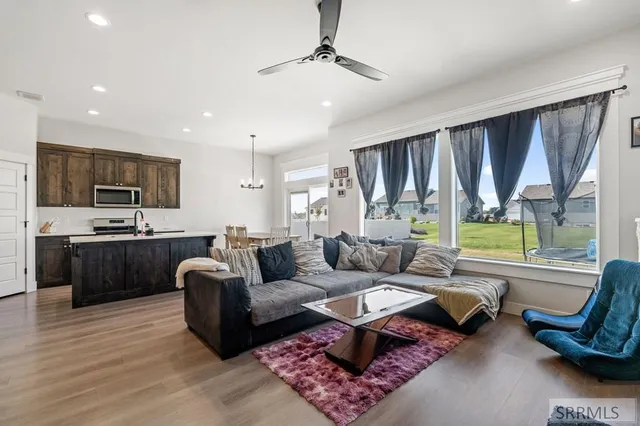 $438,900 | 4201 East Zona Way, Idaho Falls, ID 83401