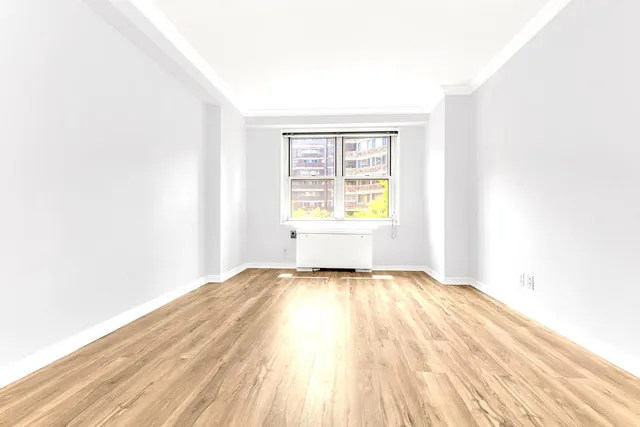 $599,900 | 305 East 24th Street, Unit 3T | Kips Bay