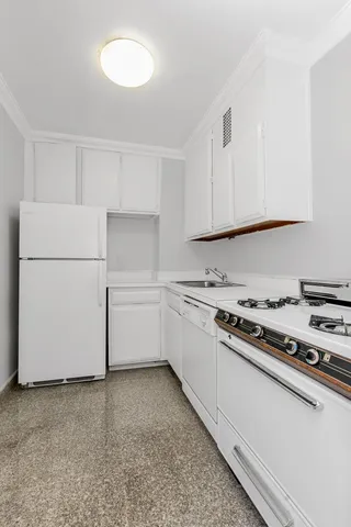 $599,900 | 305 East 24th Street, Unit 3T | Kips Bay