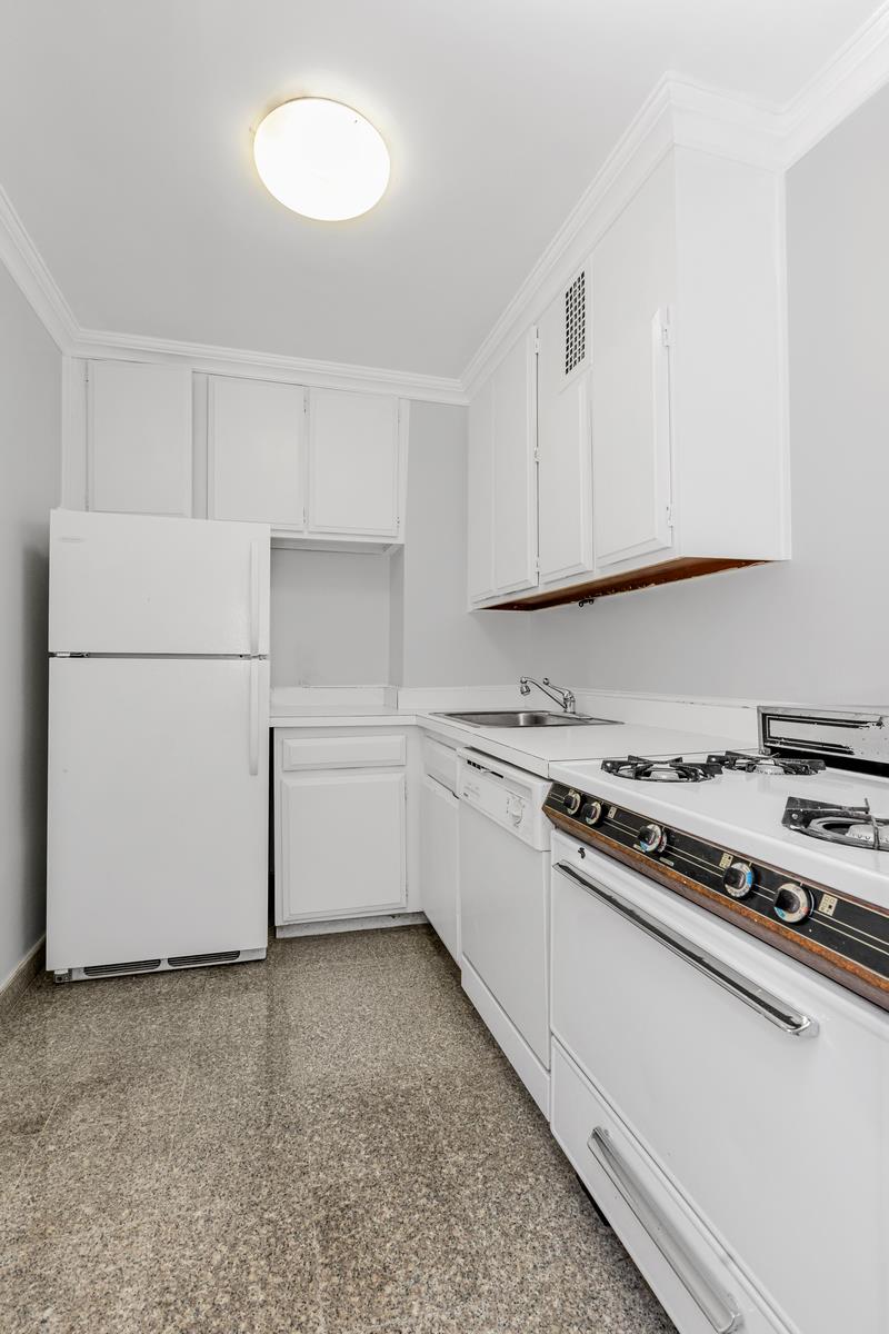 305 East 24th Street, Unit 3T Manhattan, NY 10010 - Photo 7 of 11