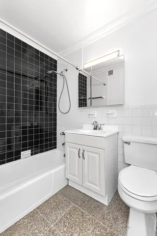 $599,900 | 305 East 24th Street, Unit 3T | Kips Bay