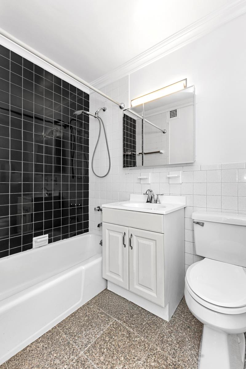 305 East 24th Street, Unit 3T Manhattan, NY 10010 - Photo 8 of 11