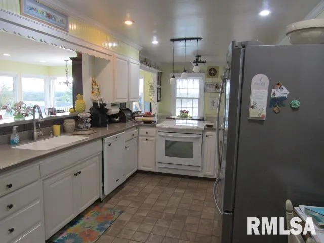 $230,000 | 195 Market Street, Elizabethtown, IL 62931