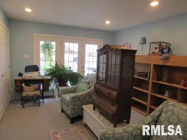 $230,000 | 195 Market Street, Elizabethtown, IL 62931