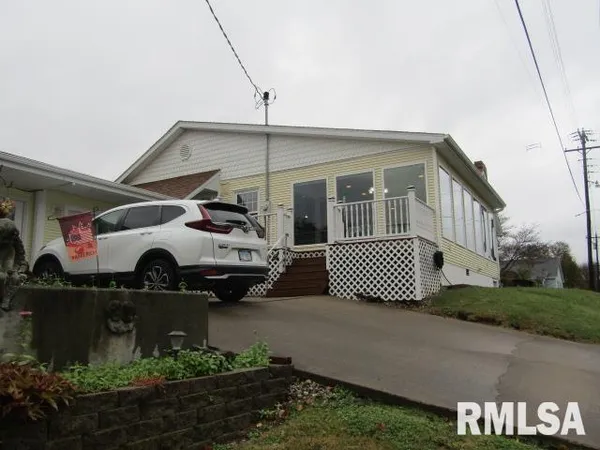 $230,000 | 195 Market Street, Elizabethtown, IL 62931