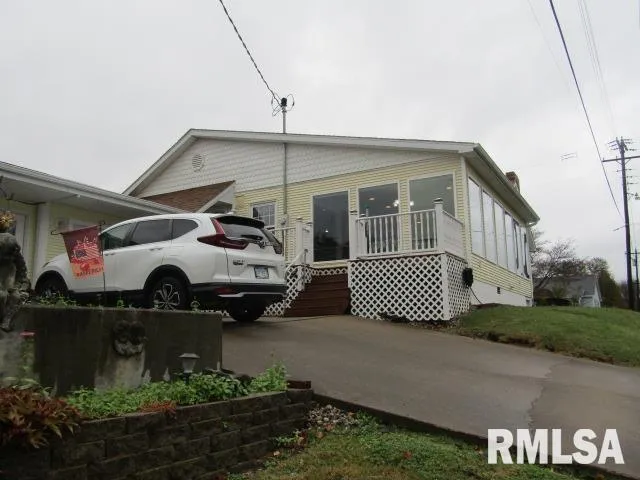 $230,000 | 195 Market Street, Elizabethtown, IL 62931