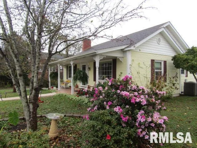 $230,000 | 195 Market Street, Elizabethtown, IL 62931