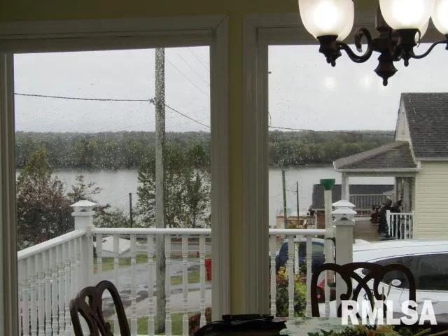 $230,000 | 195 Market Street, Elizabethtown, IL 62931