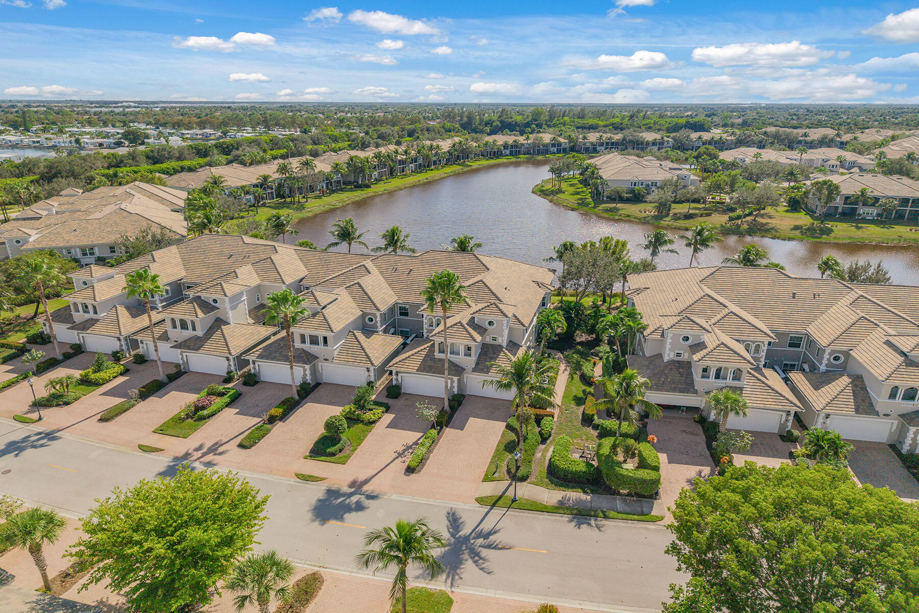 9234 Tesoro, Unit 104 Naples, FL 34114 - Photo 31 of 48 225082285jjj