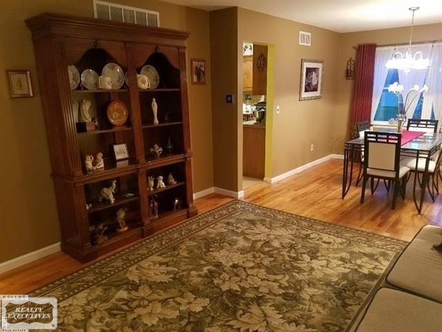 42542 Park Ridge Road Novi, MI 48375 - Photo 5 of 33 31348805-4.JPG